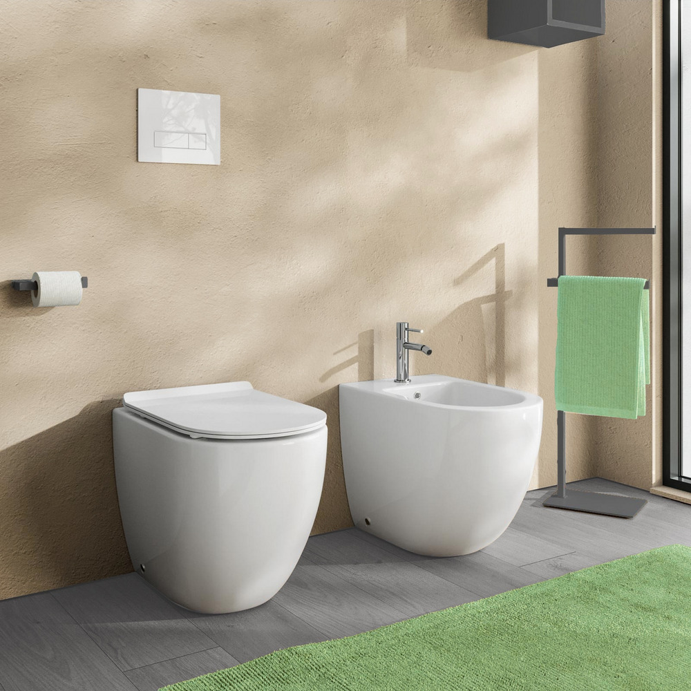Onice back-to-wall white ceramic sanitary ware, bidet and toilet with soft-close toilet seat
