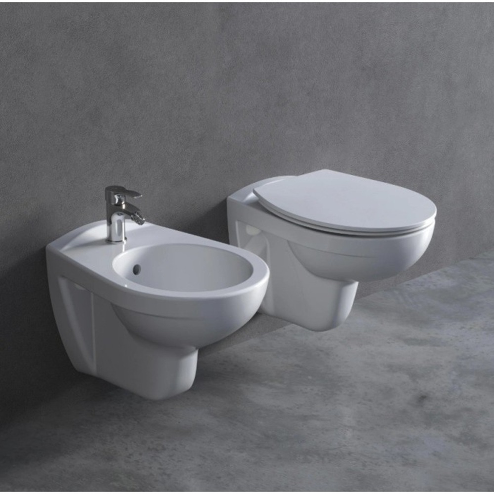 Wall-hung toilet and bidet in glossy white ceramic Ideal Standard