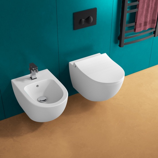 King sanitaryware for wall-hung installation made of ceramic rimless toilet seat included