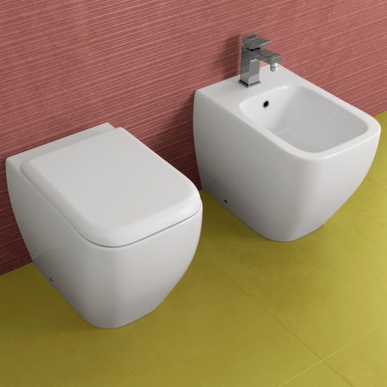 Sagittario floor-standing ceramic wc and bidet in contemporary design
