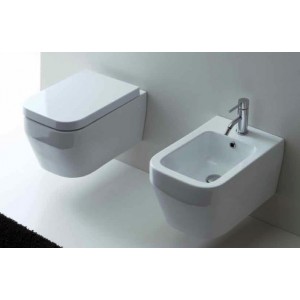Baño Italia vajilla sanitaria vitrocerámica suspendida WC y bidé CLOE con tapa acolchada